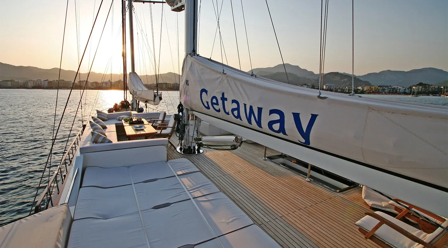 GETAWAY Flybridge