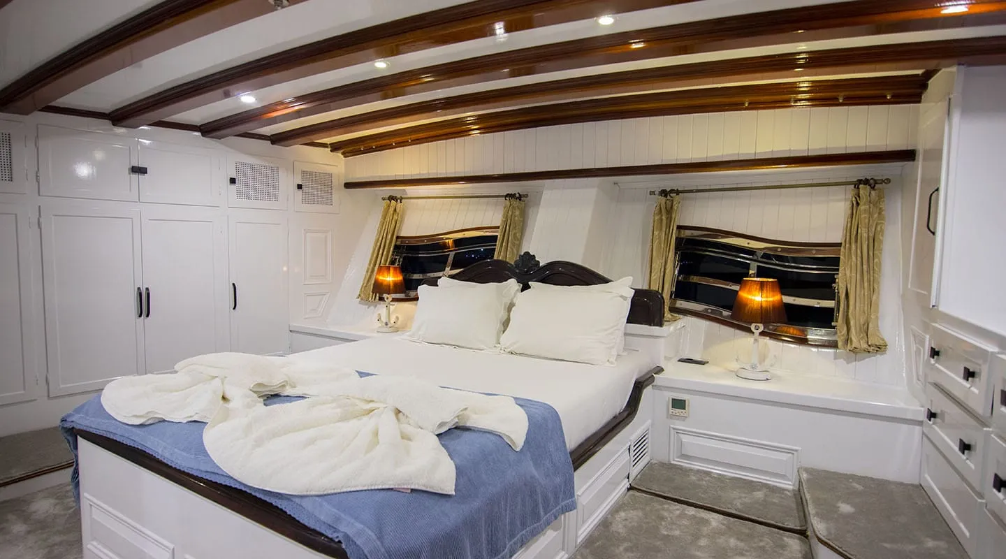 GRANDE MARE Master cabin