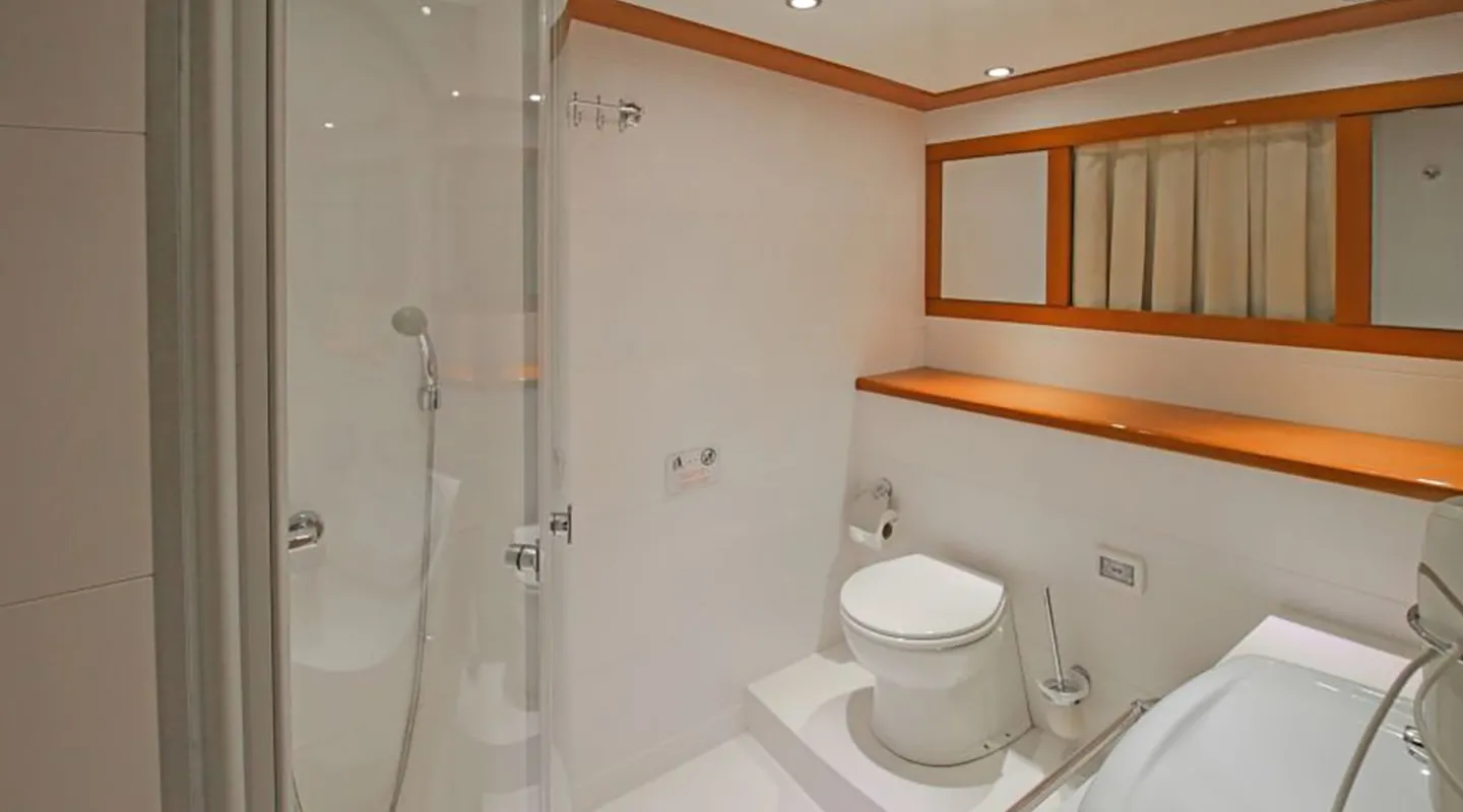 GUL MARIA Bathroom