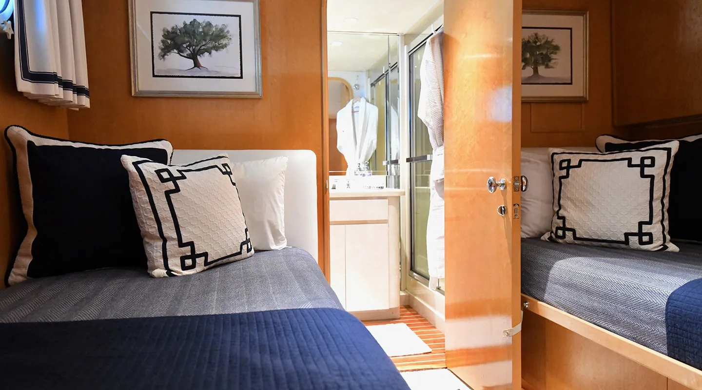 IMPULSE Twin cabin