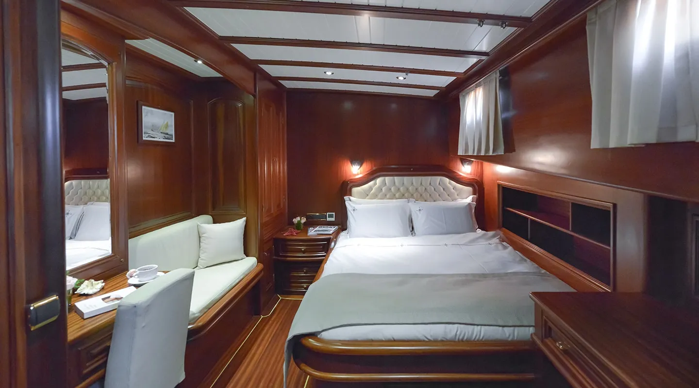 LADY CHRISTA Double cabin