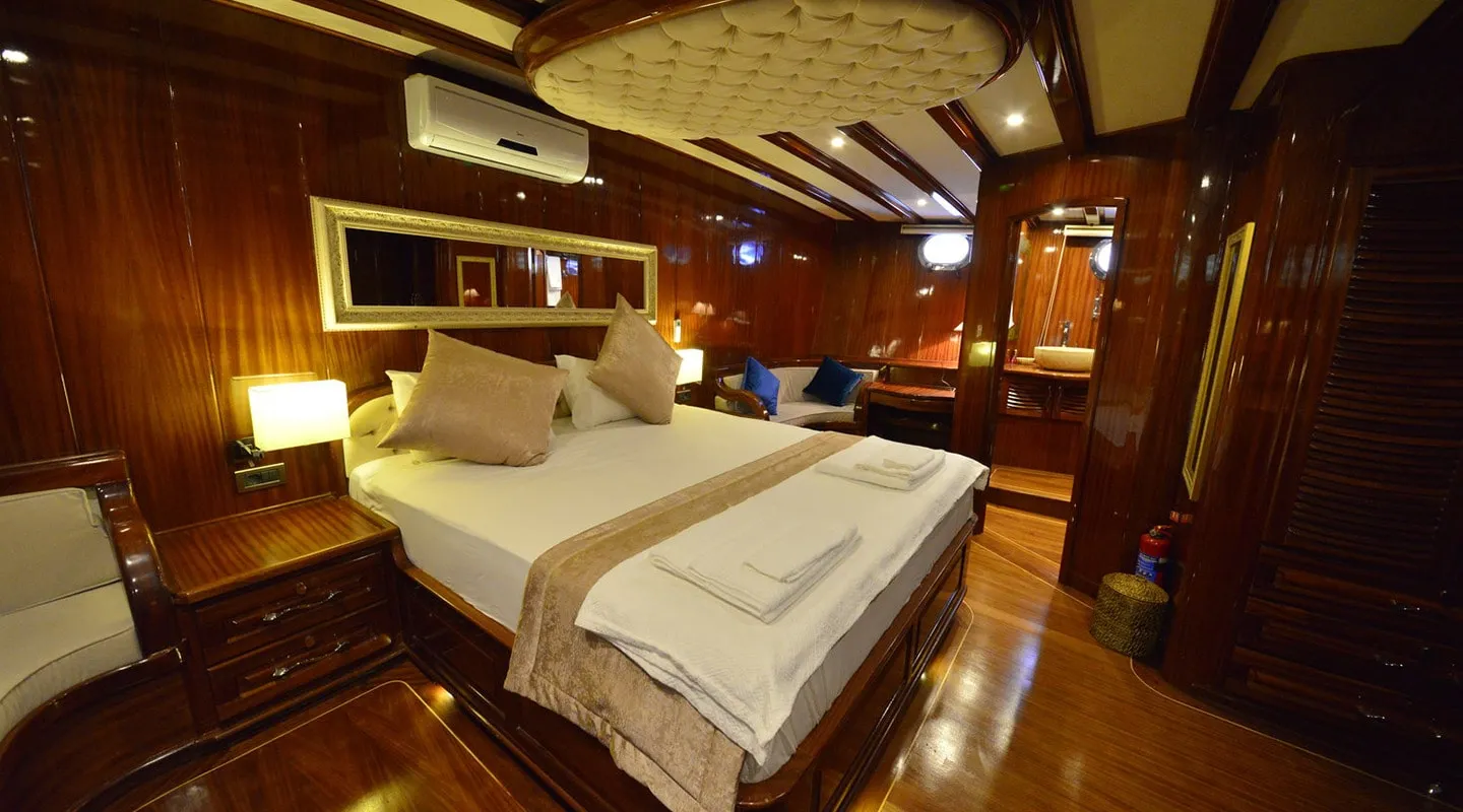 LYCIAN QUEEN Double cabin