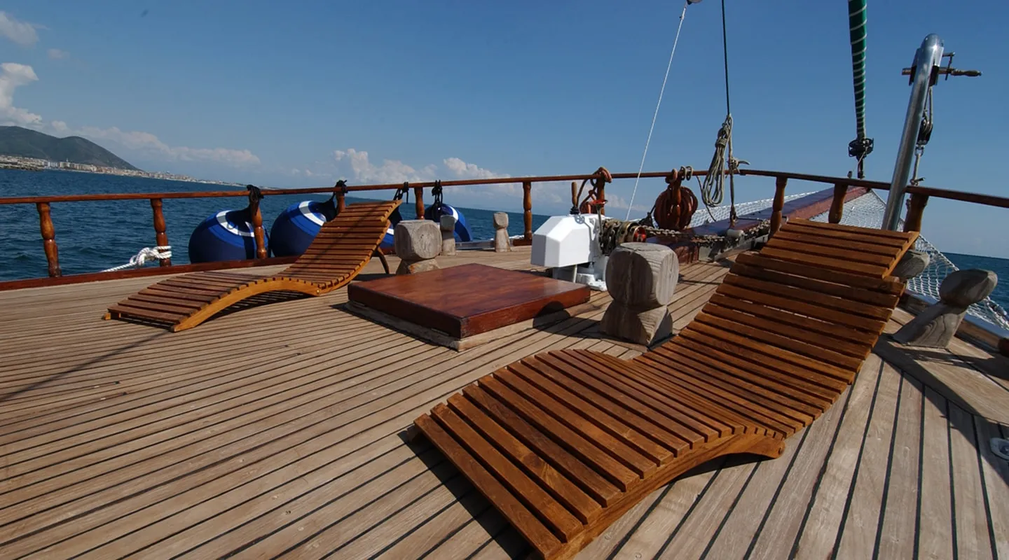 MARIA GIOVANNA Bow deck