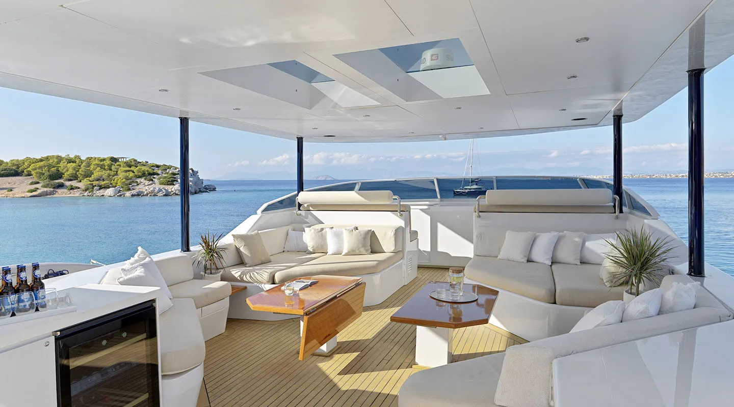 MIA ZOI Sun deck