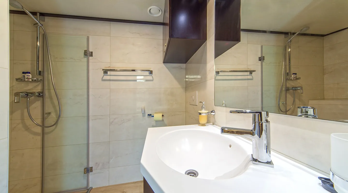 NAVILUX Bathroom