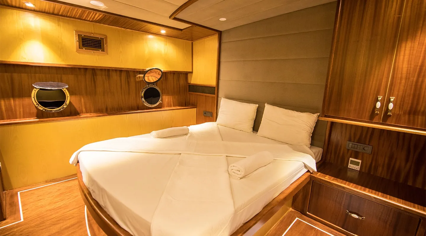 NEVRA QUEEN Double cabin