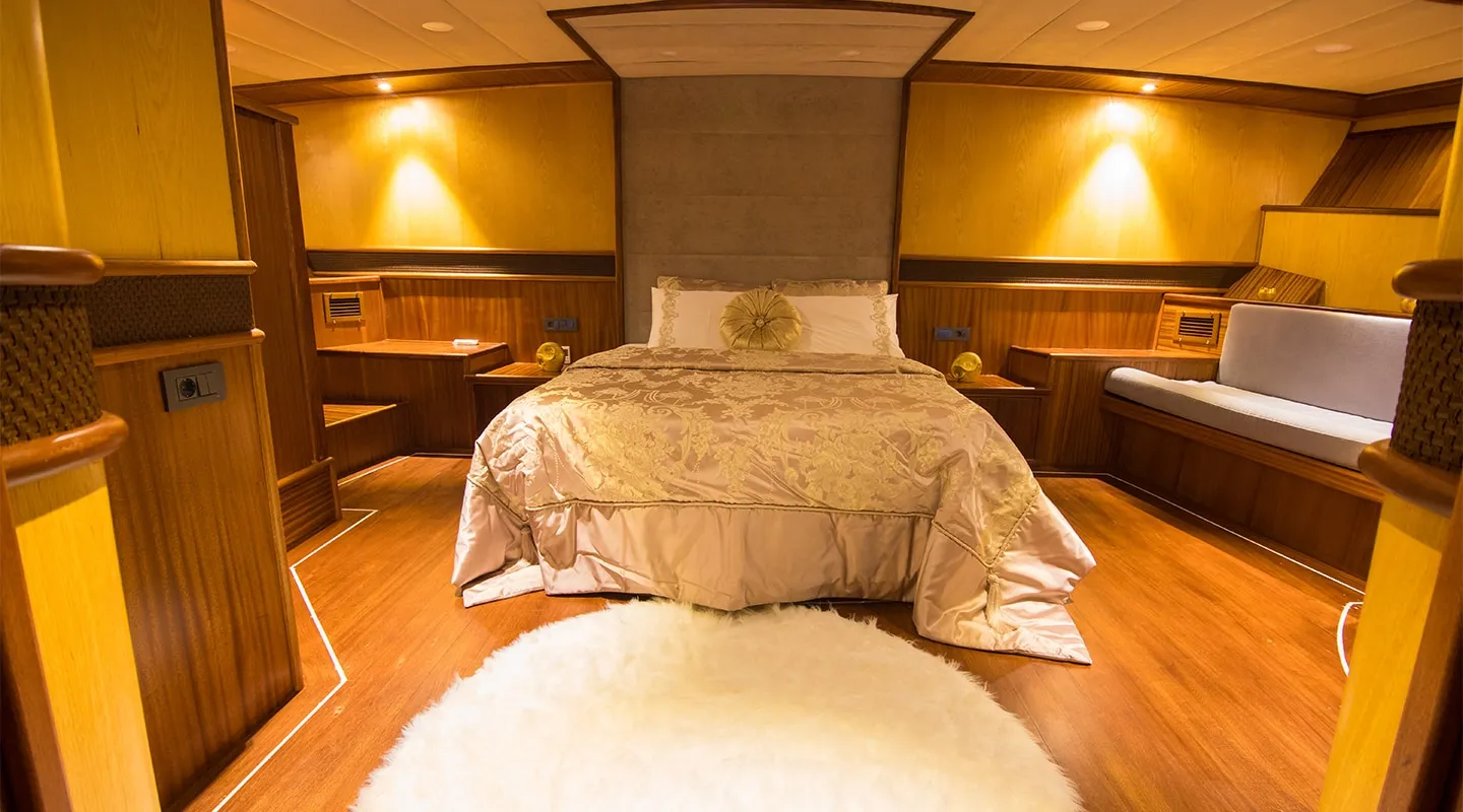 NEVRA QUEEN Master cabin