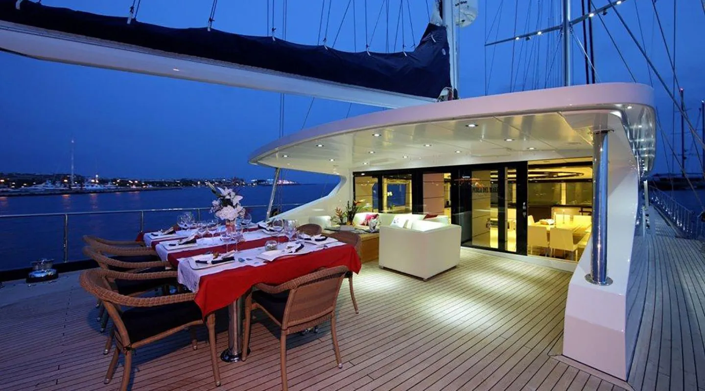 PERLA DEL MARE Aft deck