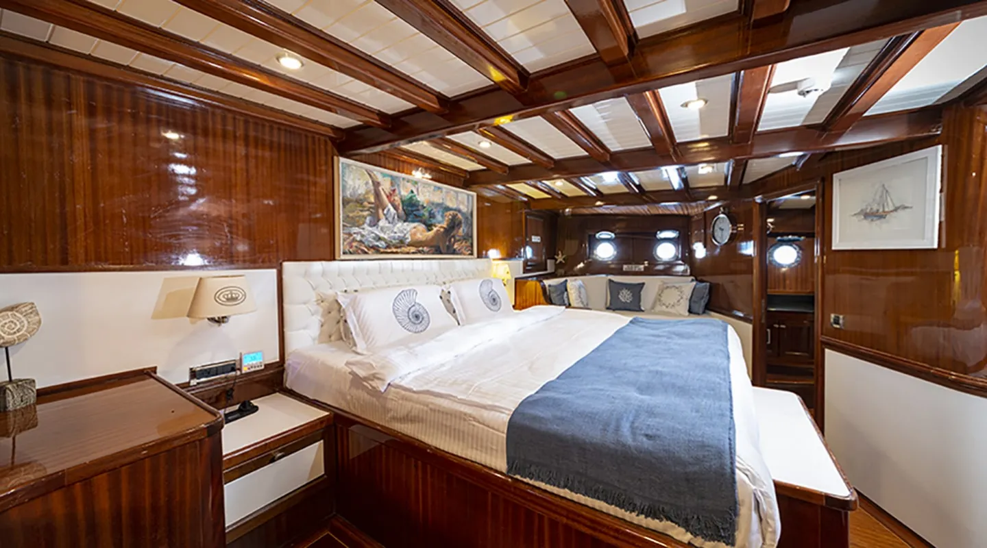 QUEEN OF DATCA Master cabin