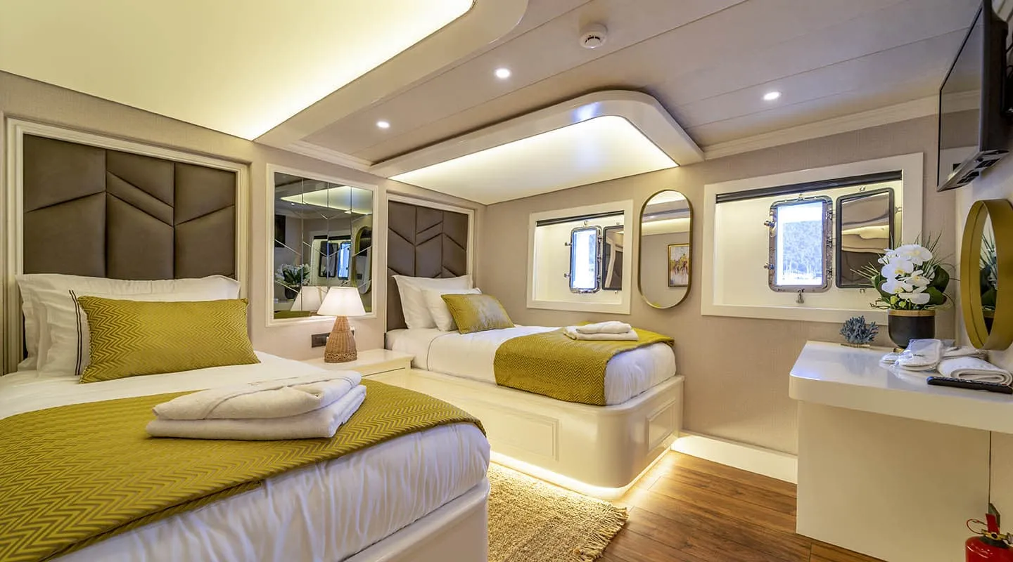 QUEEN OF MAKRI Twin cabin