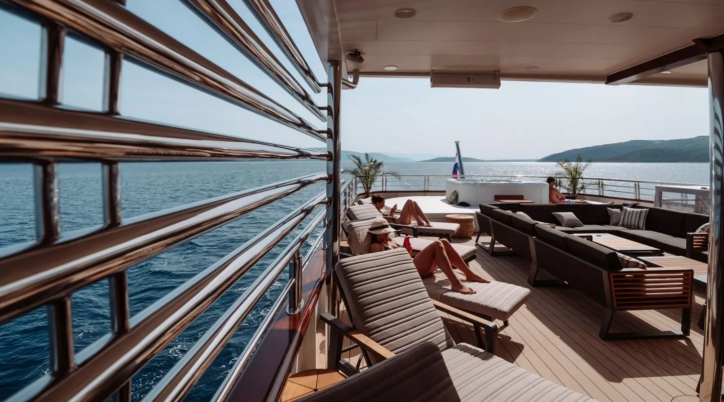 Sun deck