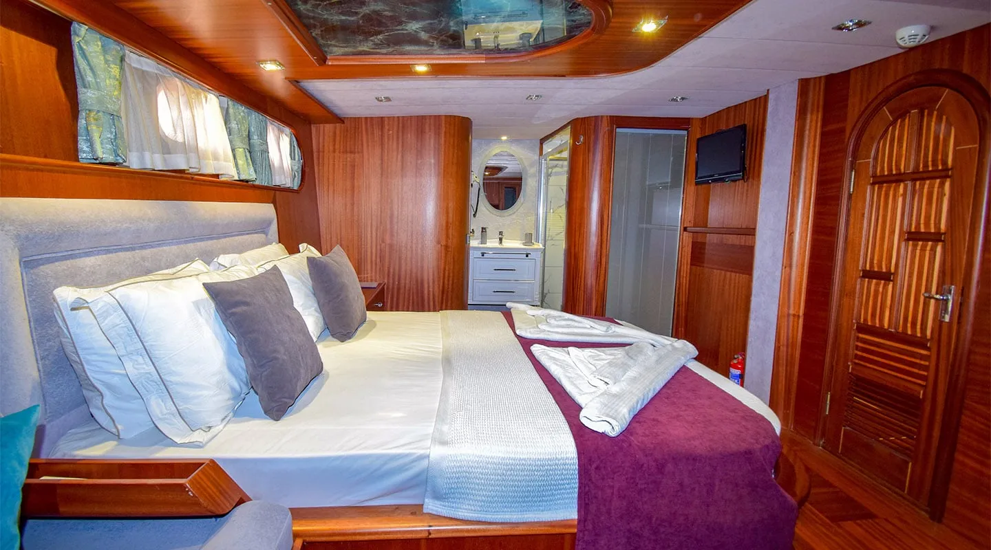 UGUR Double cabin