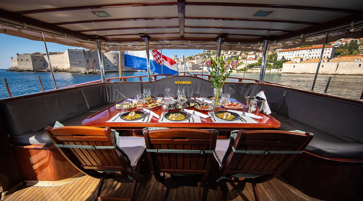 VIVERE Aft deck