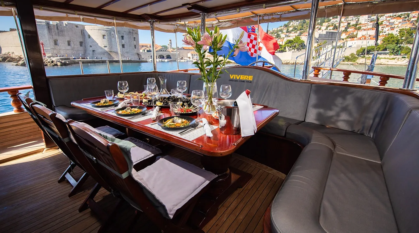 VIVERE Aft deck