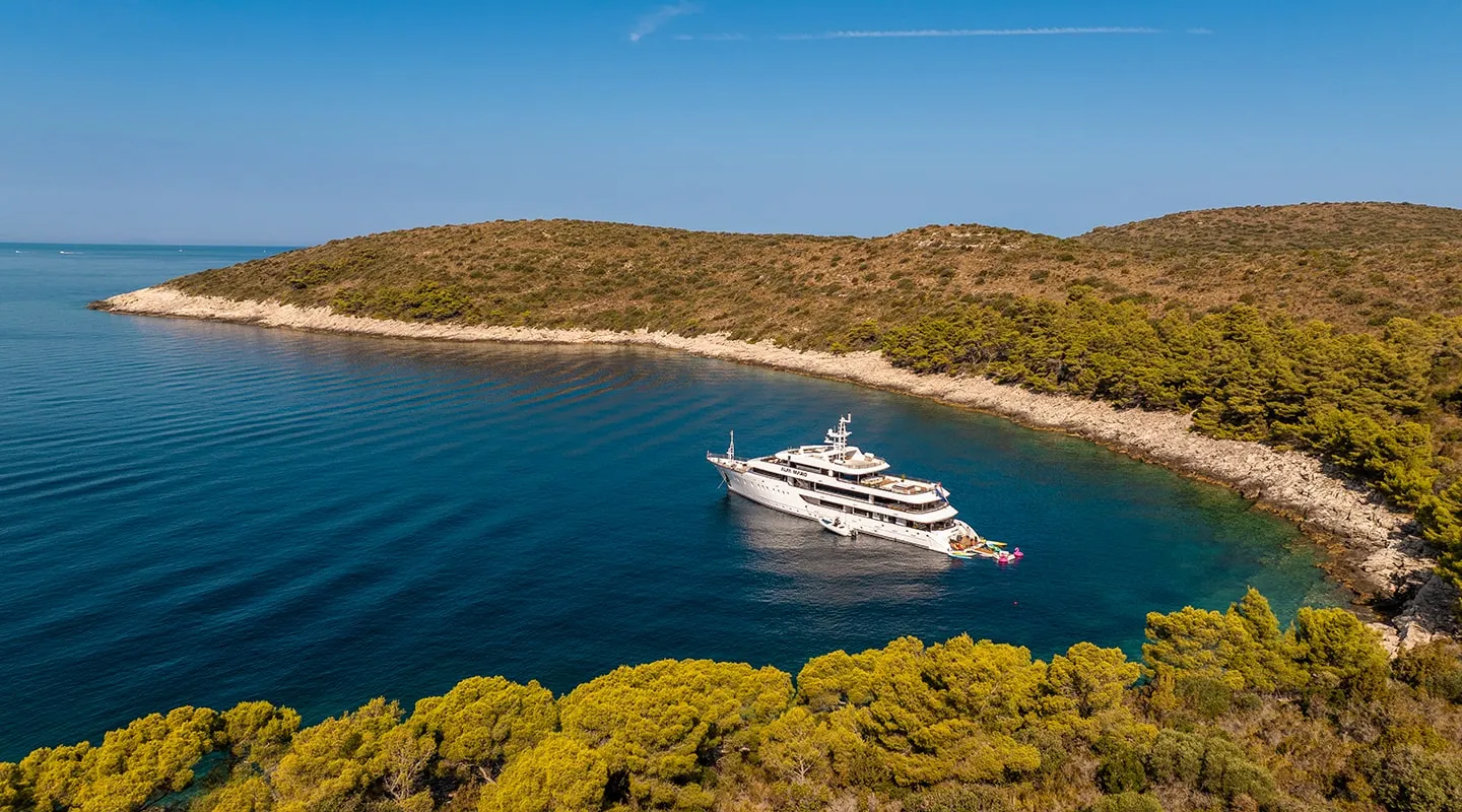 ALFA MARIO Anchored