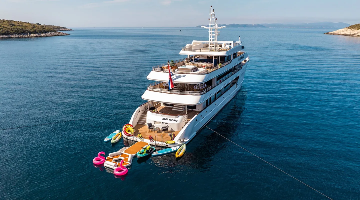 ALFA MARIO Anchored