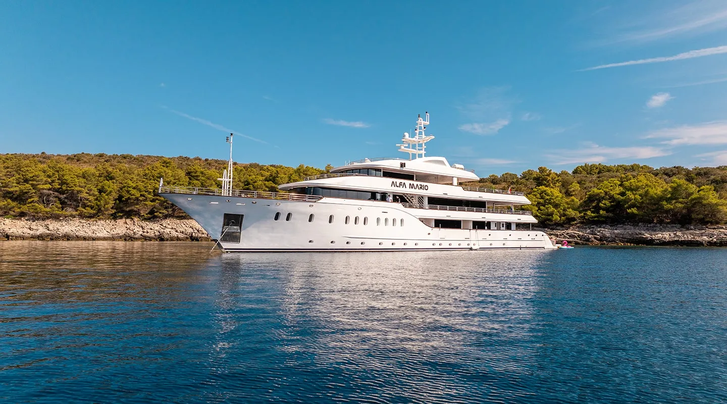 ALFA MARIO Anchored
