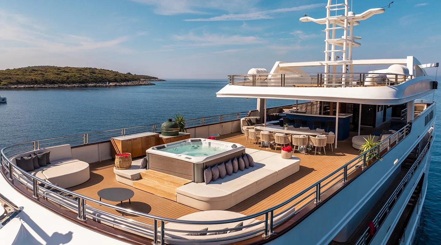 ALFA MARIO Sun deck