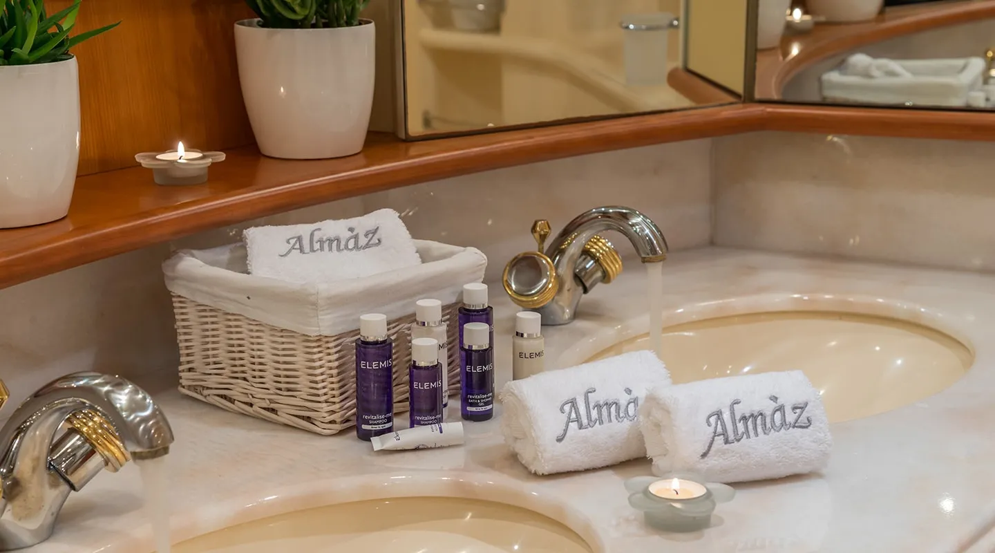 ALMAZ Bathroom