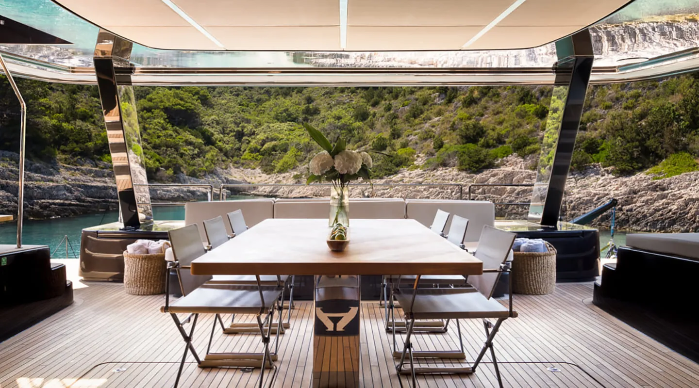 AMBER ONE Aft deck