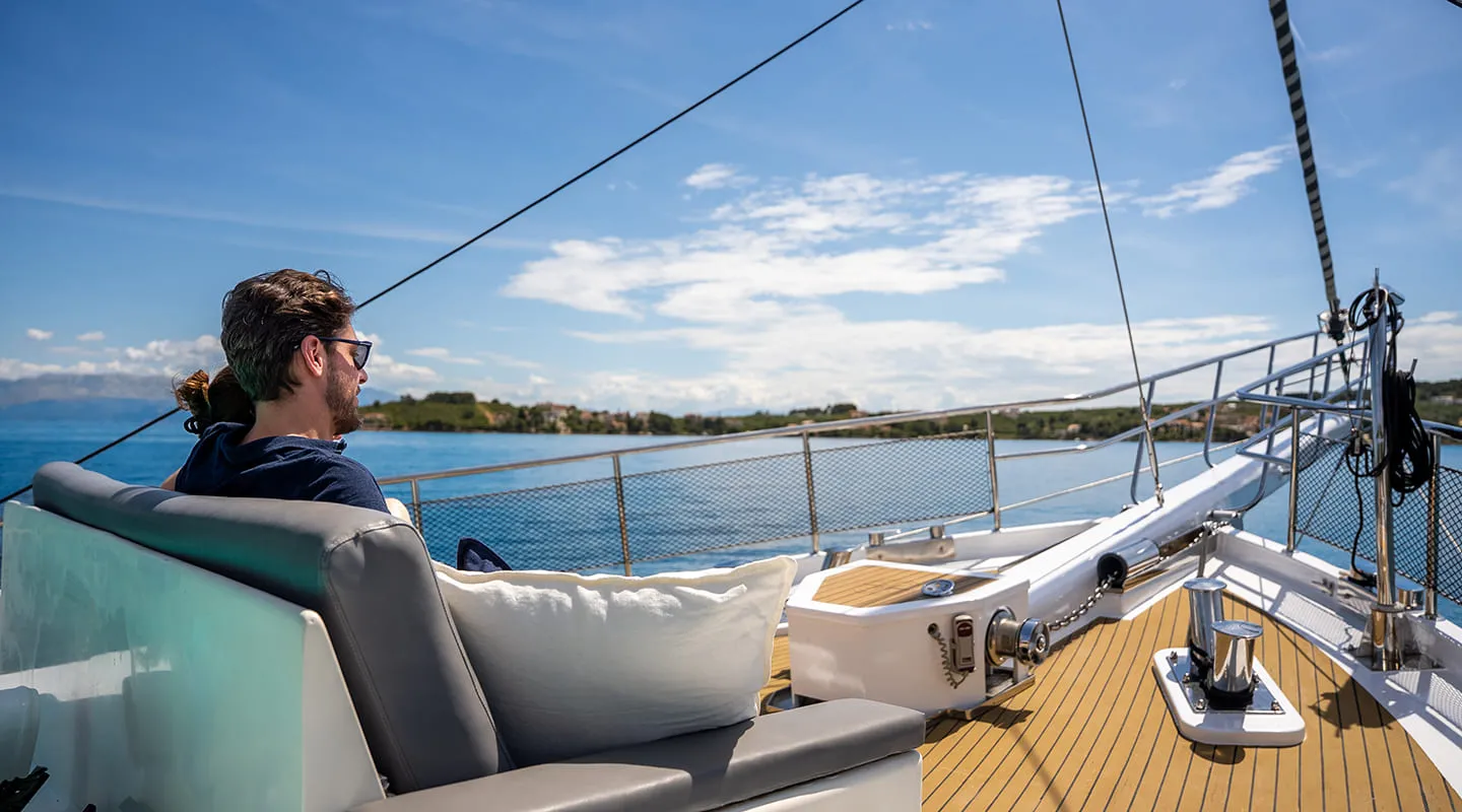 ANĐEO Bow deck