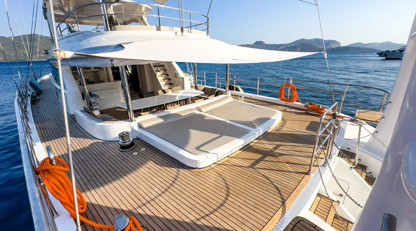 ANGELO III Aft deck