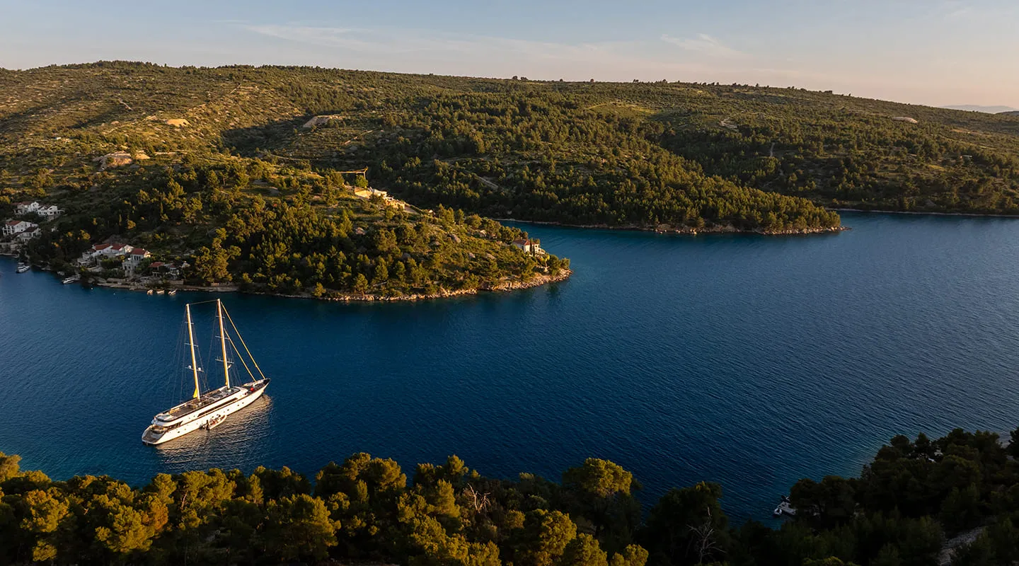 ANIMA MARIS Anchored