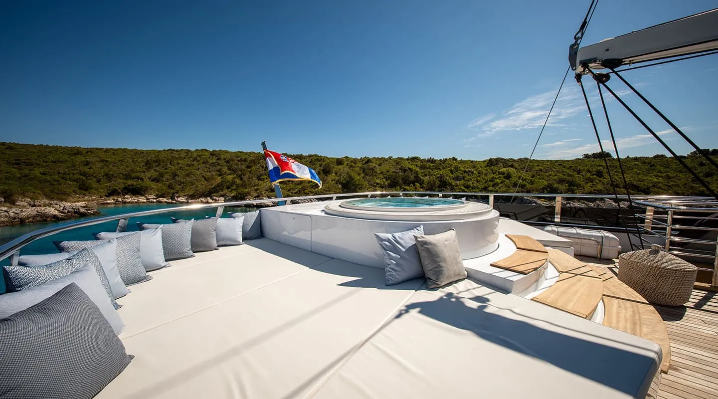 ANIMA MARIS Sundeck