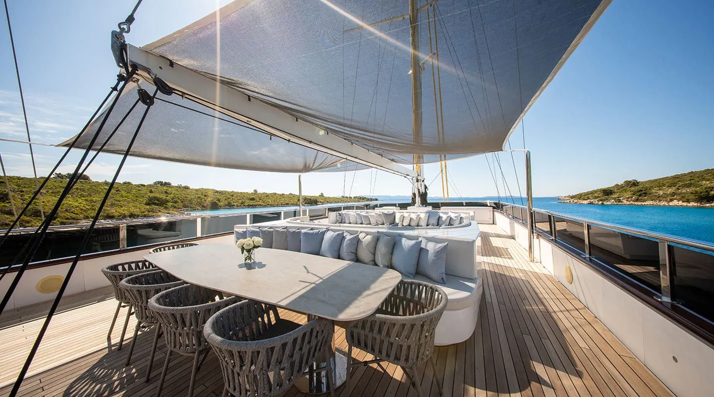 ANIMA MARIS Sundeck