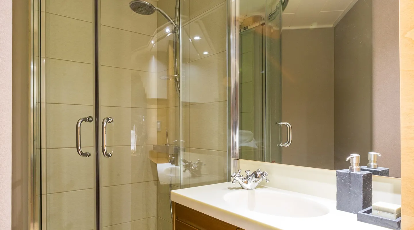 AQUARELLA Ensuite facilities