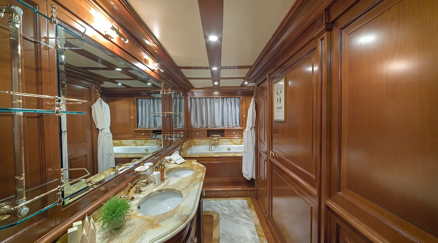 AQUILA Bathroom