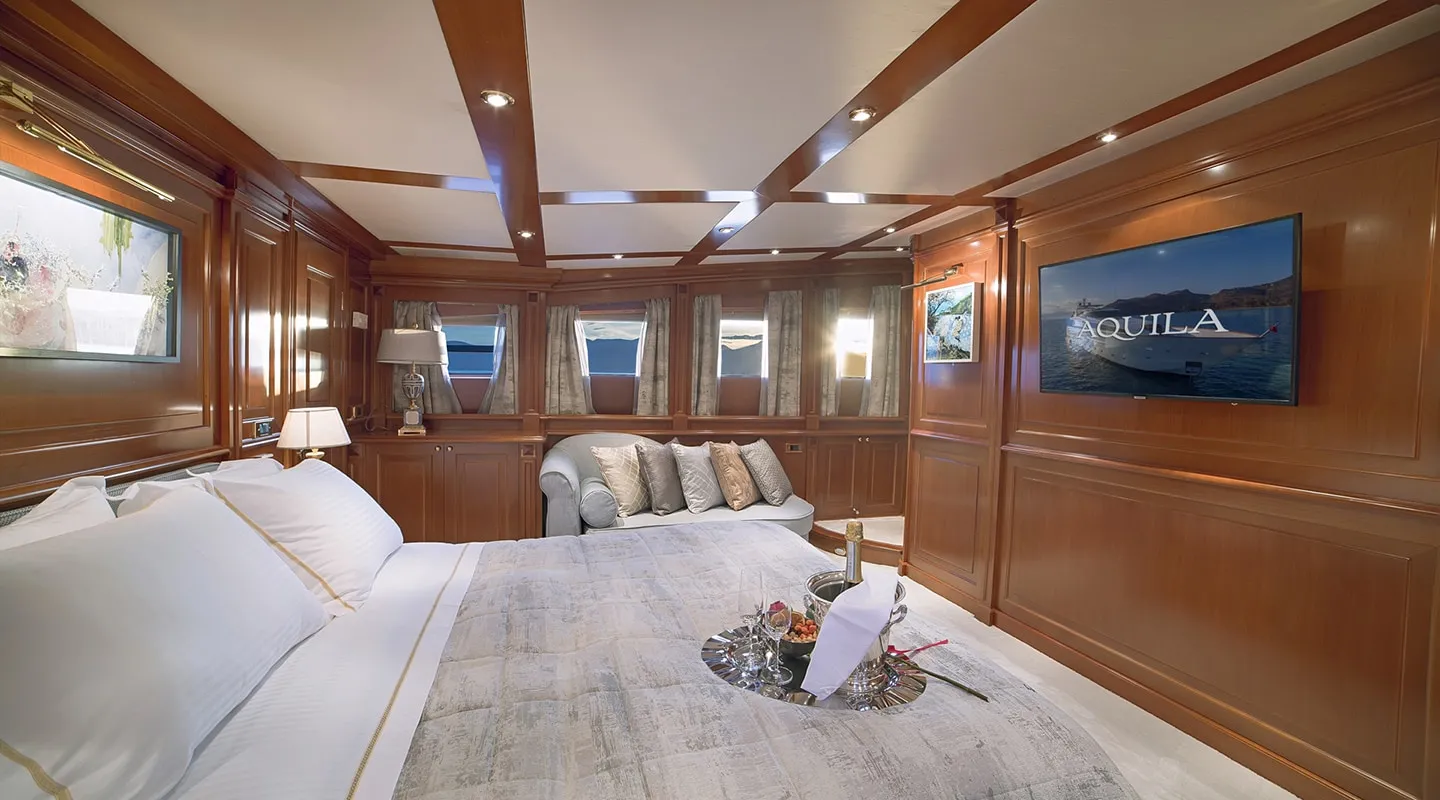AQUILA Double cabin
