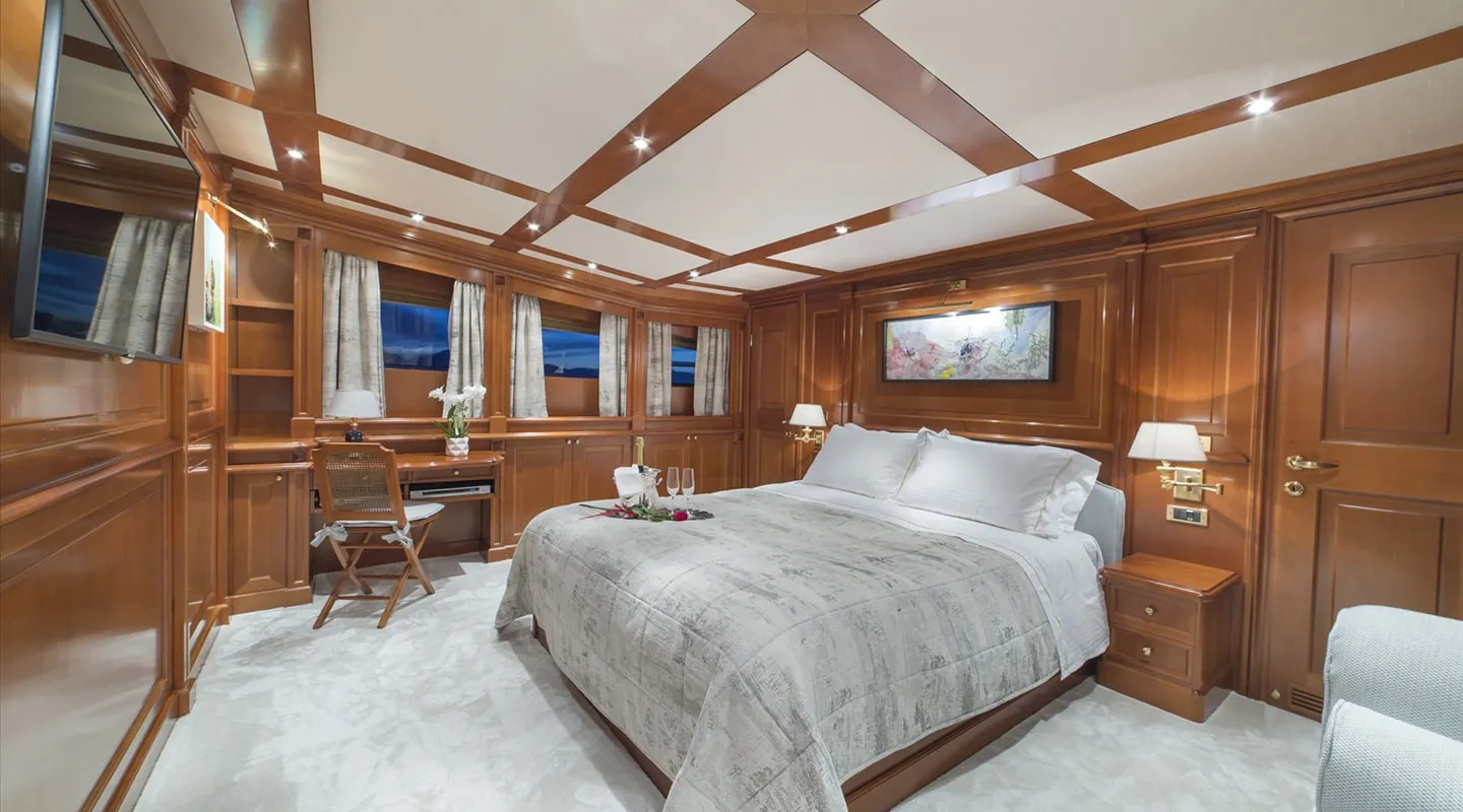 AQUILA Double cabin