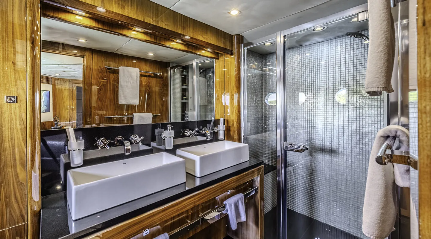 ARAGO Ensuite double stateroom