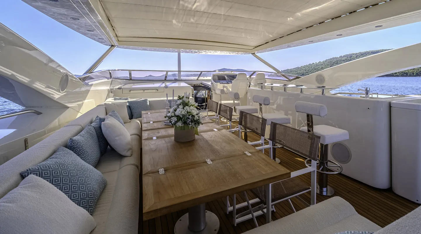ARAGO Flybridge
