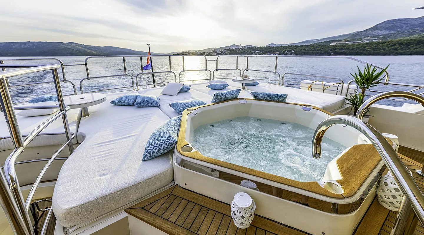 ARAGO Jacuzzi