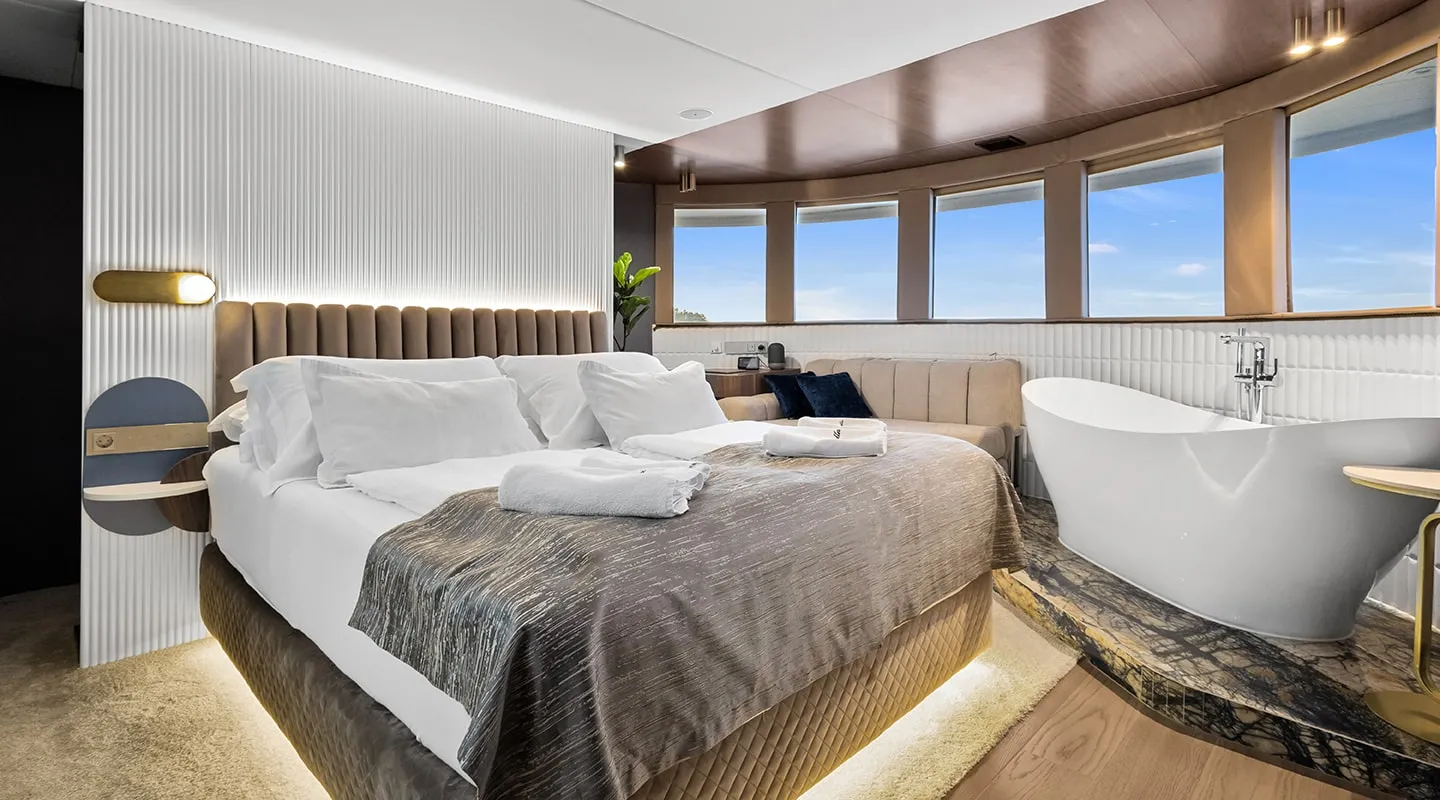 BELLA Master cabin