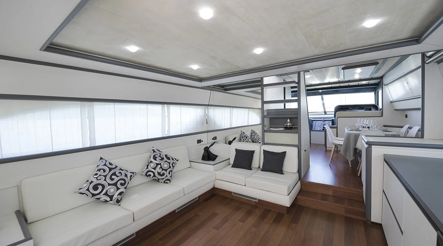 CELINE Saloon
