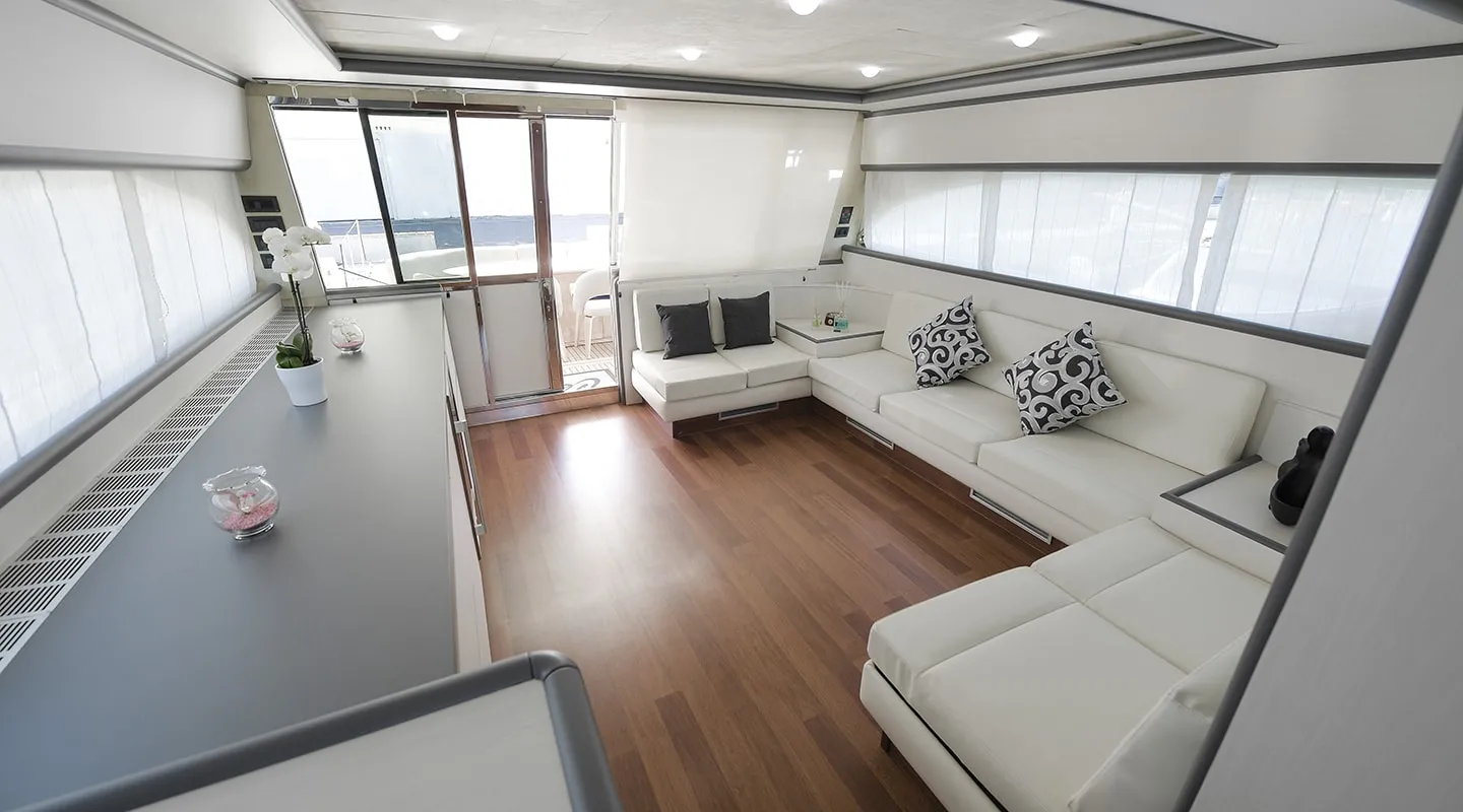 CELINE Saloon