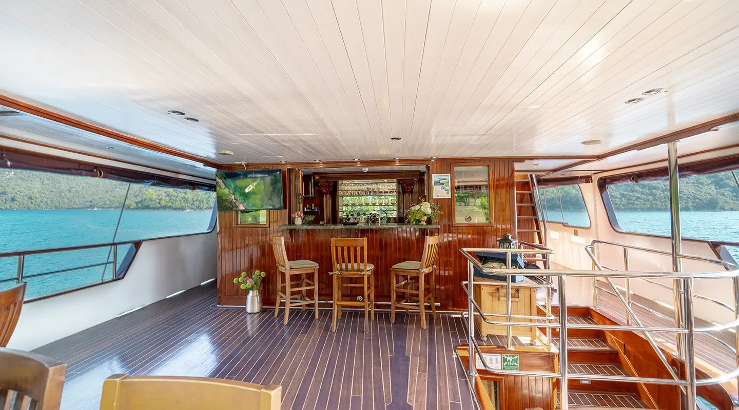 CESARICA Aft deck