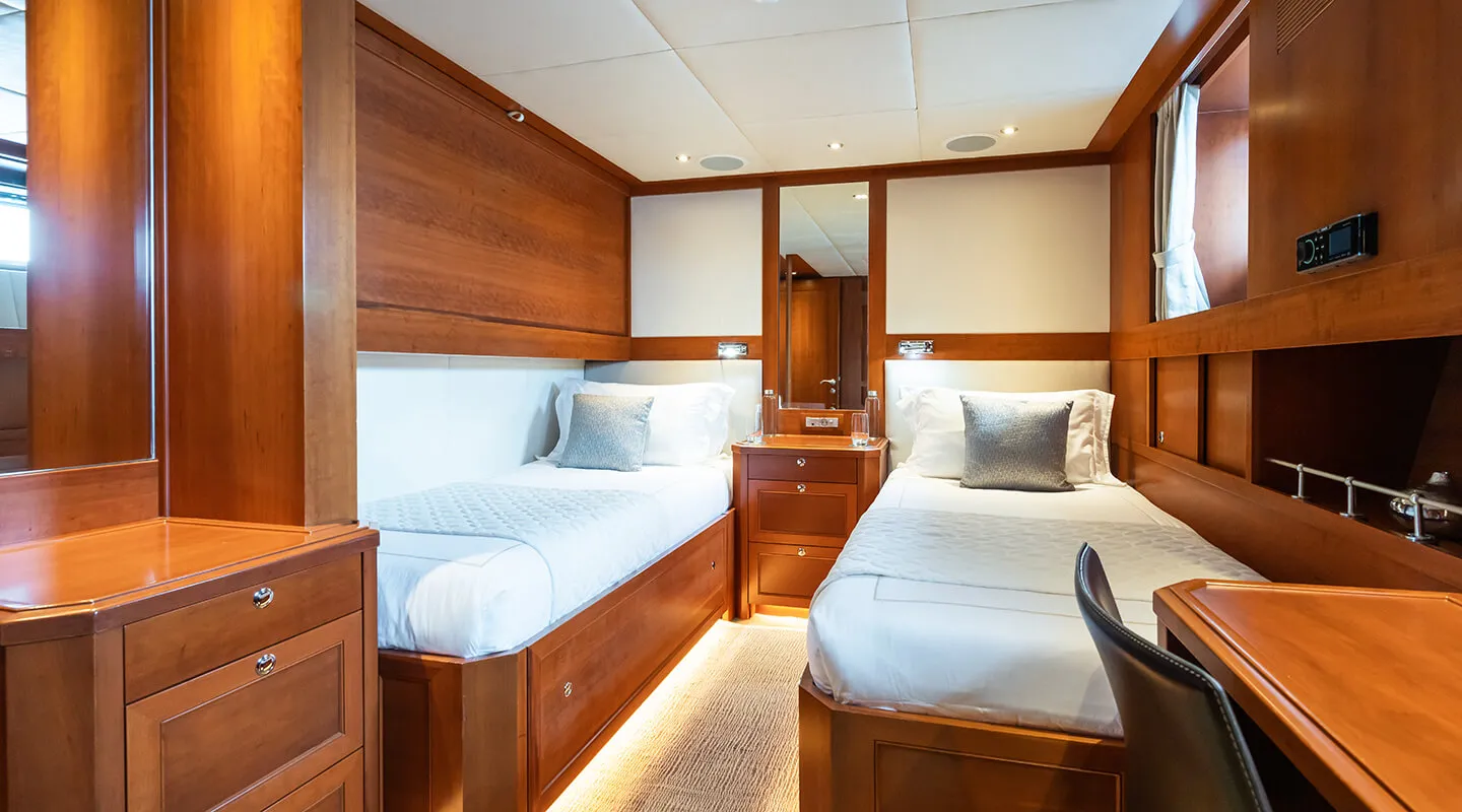 CORNELIA Twin cabin