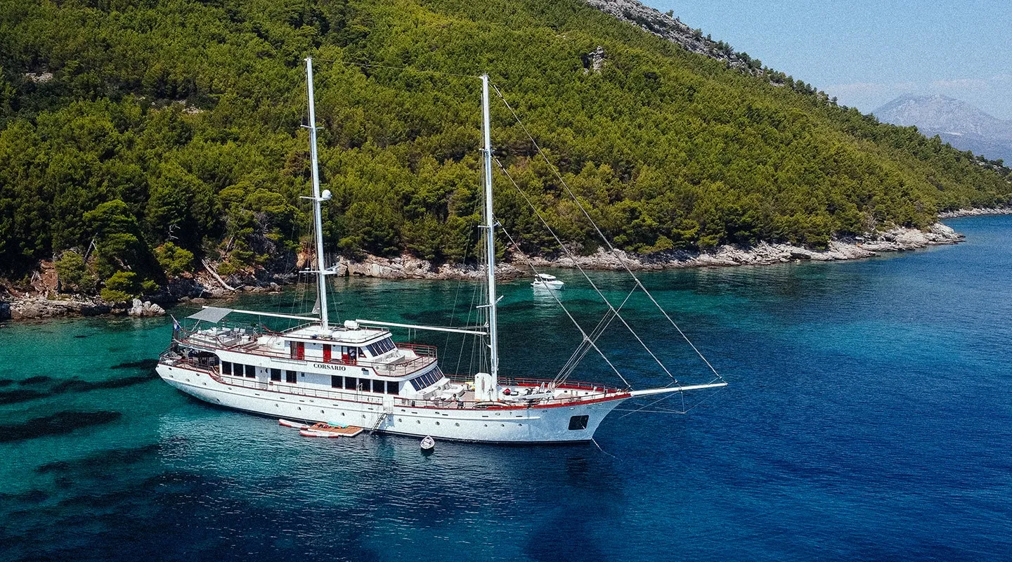 CORSARIO Anchored