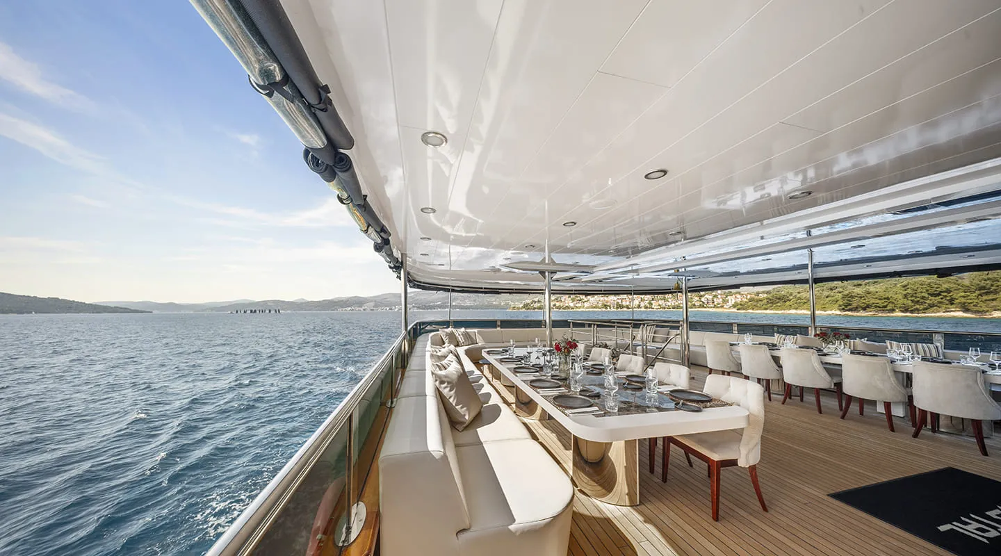 CRISTAL Lounge area