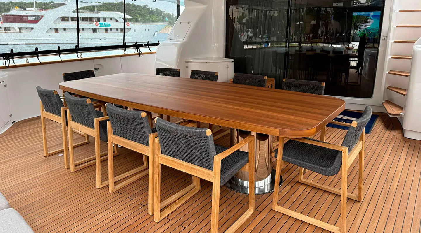 CYNTHIA Aft deck