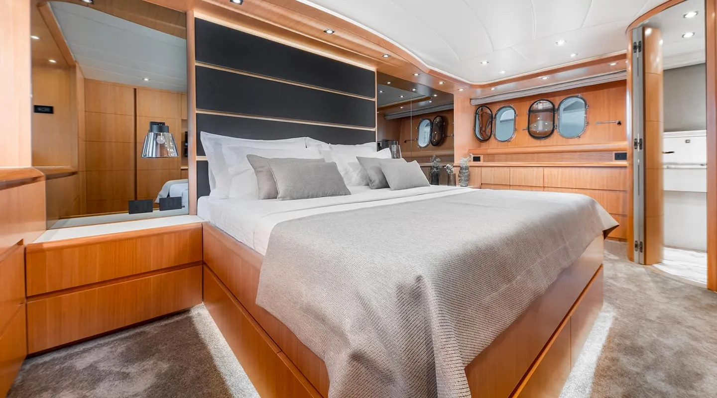 CYNTHIA VIP cabin