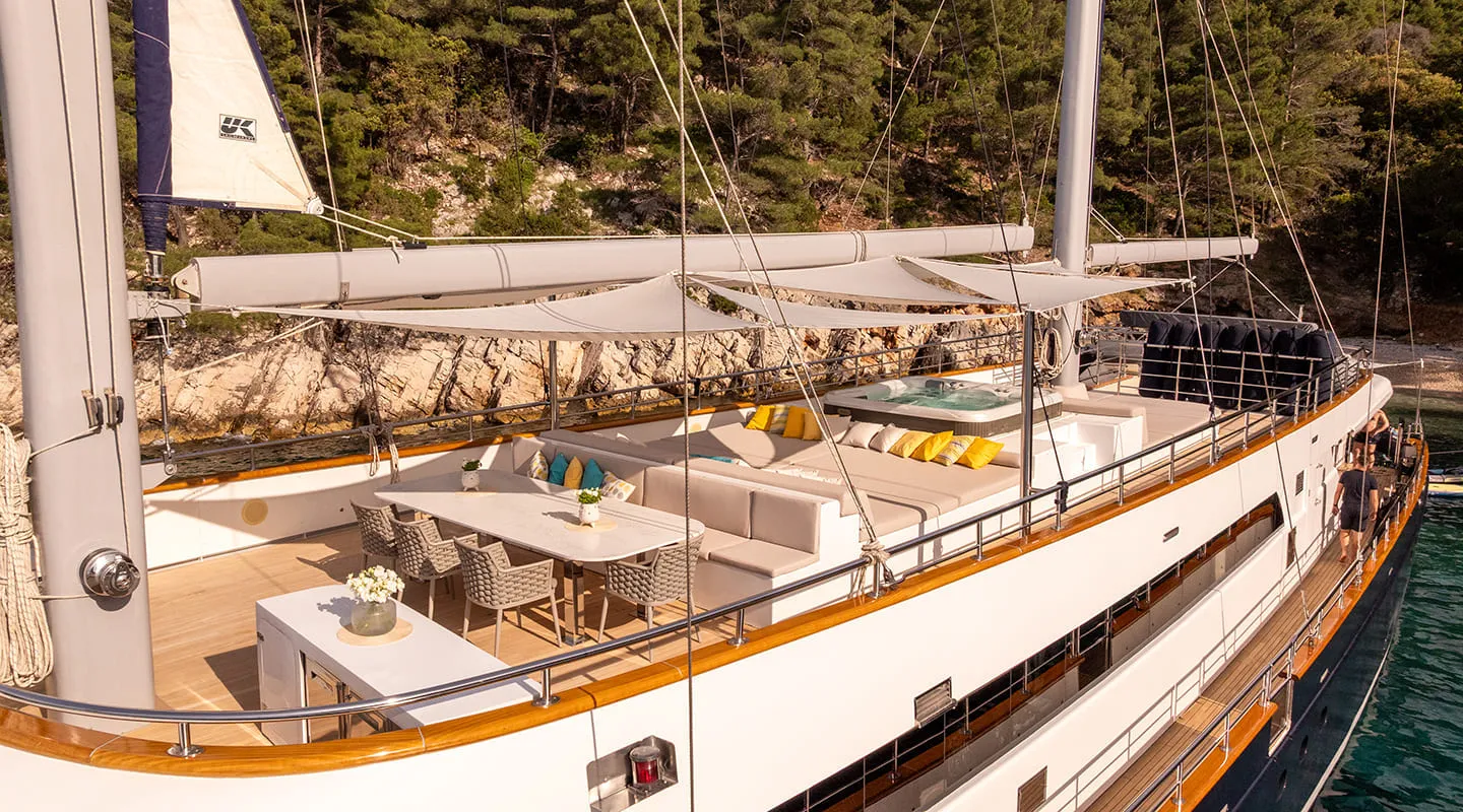 DALMATINO Sundeck