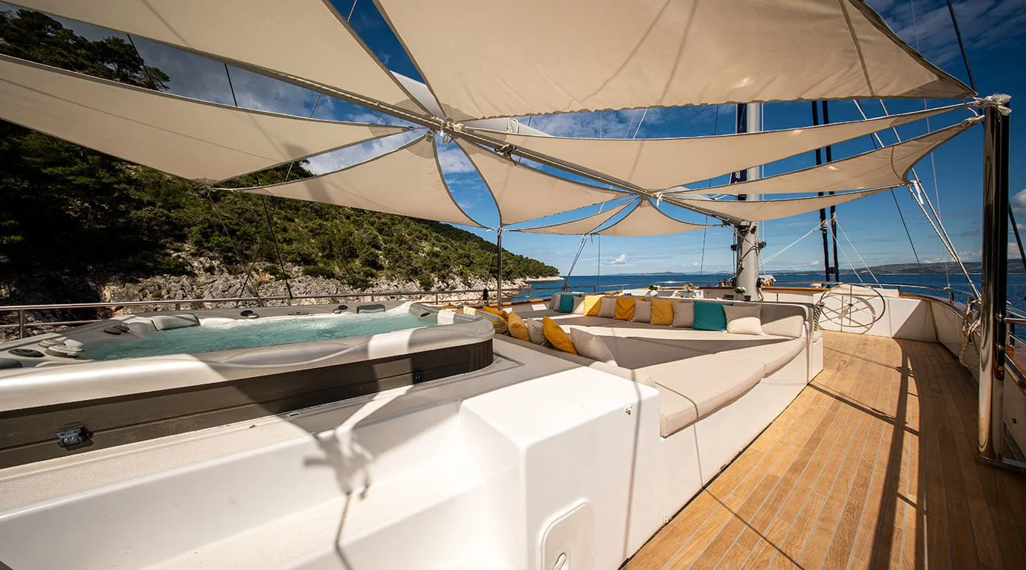DALMATINO Sundeck