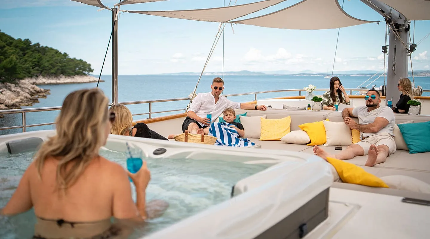 DALMATINO Sundeck