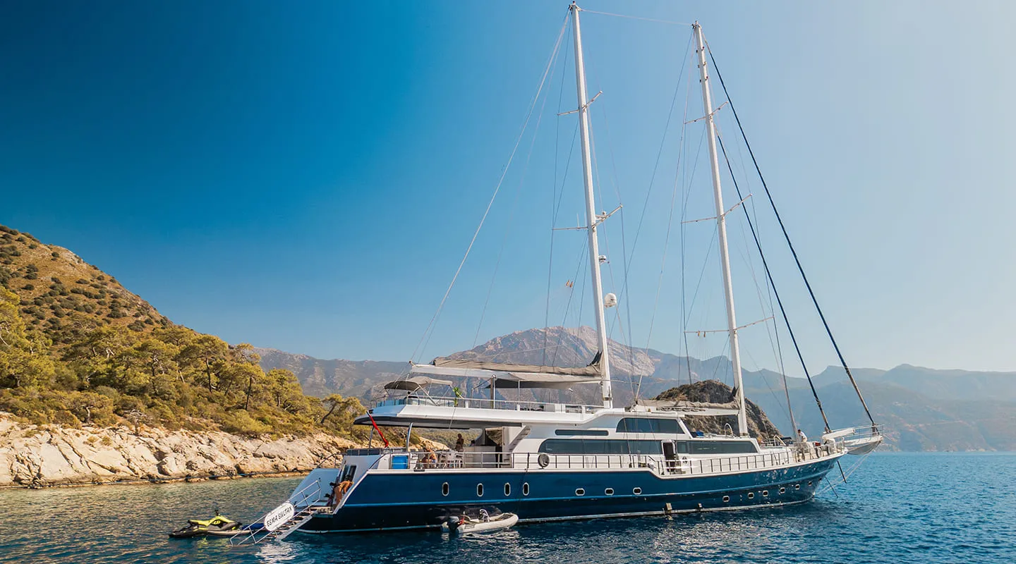 ESMA SULTAN Anchored