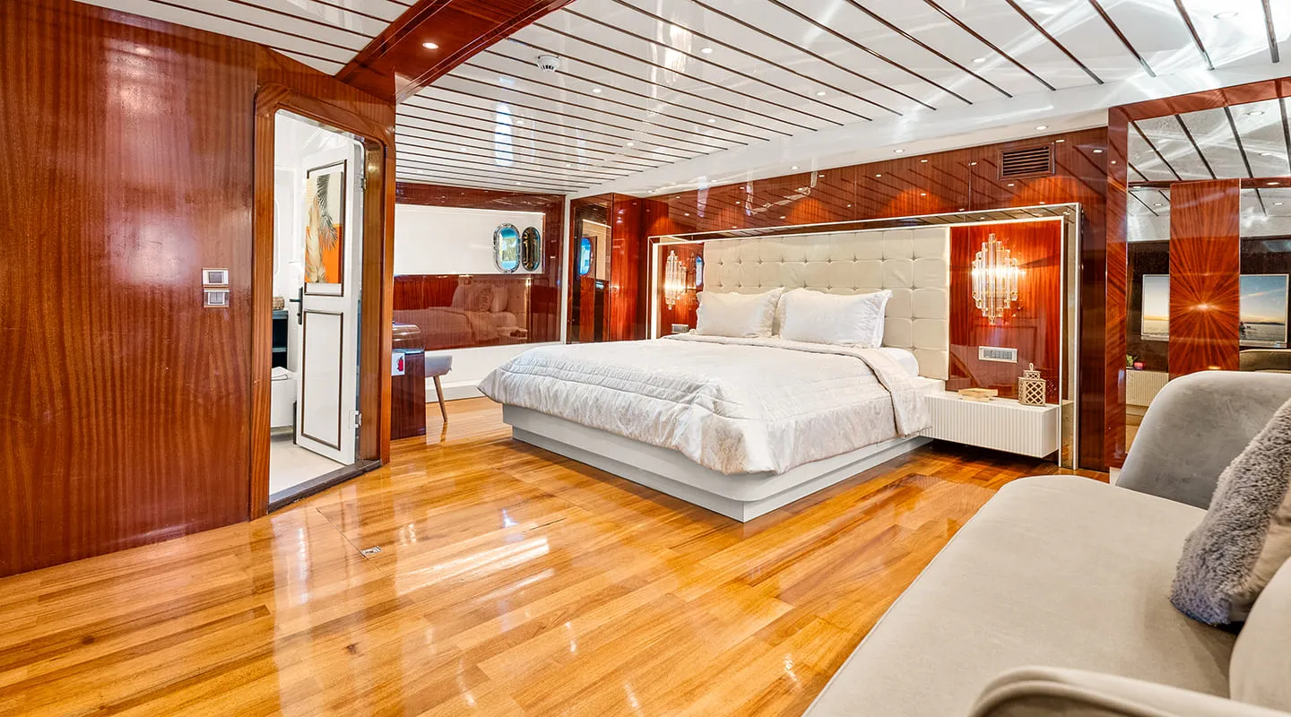 ESMA SULTAN Master cabin